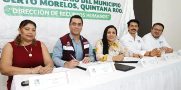 ICATQR y el Municipio de Puerto Morelos firman convenio para fortalecer la capacitación de servidores públicos.
