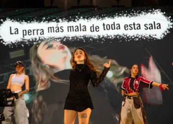 Nicki Nicole hace vibrar a 30 mil personas en histórico cierre del Carnaval de Playa del Carmen 2025