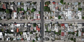 Devuelven el brillo a la calle 10 de Abril en Chetumal