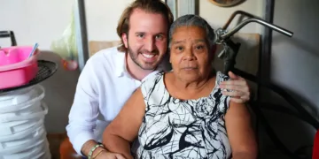 Fernando Muñoz entrega apoyos que ‘transforman’ vidas en Playa del Carmen
