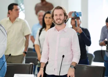 Fernando Muñoz refrenda su compromiso de colaborar con la Profepa por un trato digno hacia los delfines