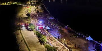 Con más de 2 mil atletas participa Mara Lezama en el Medio Maratón de la Mujer en Cancún
