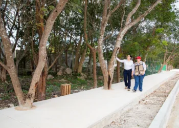 Con la pavimentación de la avenida Mayapan, Estefanía Mercado cumple a los habitantes de Tumben Chilam