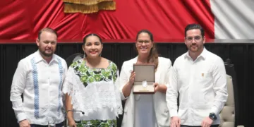 Reconocen a Ana Cecilia Gutiérrez Navarro por su trabajo en la conservación de especies marinas