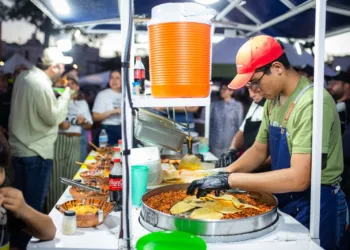 Inaugura Estefanía Mercado la “1ª Edición del Festival del Taco” en la Plaza 28 de Julio