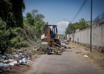 Inician limpieza profunda de basurero clandestino en Chetumal