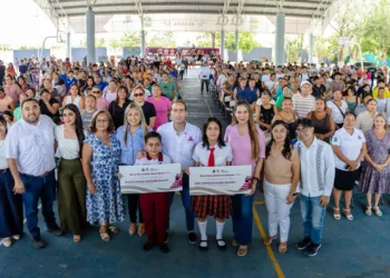 Ninguna niña y ningún niño debe dejar de estudiar: Diego Castañón