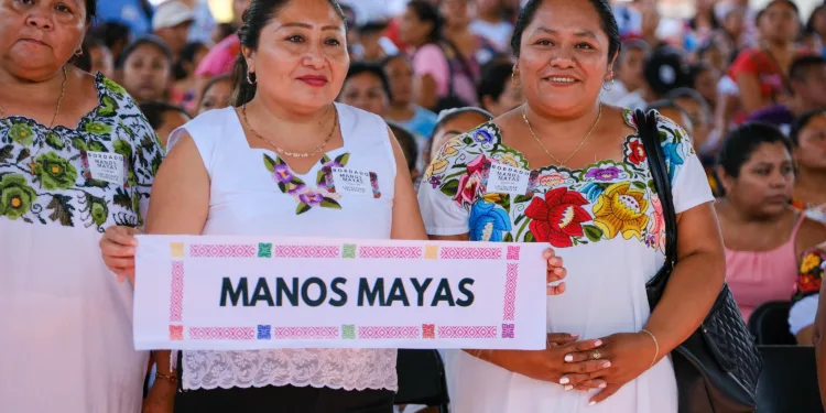Fortalece Mara Lezama economía social y solidaria de 1750 artesanas mayas con justicia social en Felipe Carrillo Puerto
