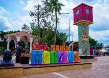 Colapsa servicio de Telcel en José María Morelos; usuarios quedan sin comunicación
