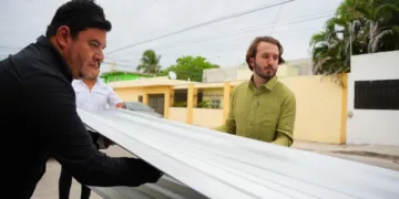 Fernando Muñoz lleva justicia social a vecinas de la Colosio en Playa del Carmen