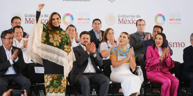 Mara Lezama está presente en la inauguración y corte de listón de la 49 Edición del Tianguis Turístico de México