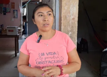 Señalan a trabajadores de CFE por consumir alcohol durante horario laboral en Naranjal