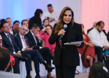 Mara Lezama presenta el modelo de turismo comunitario Maya Ka’an ante líderes del sector en el Tianguis Turístico 2025