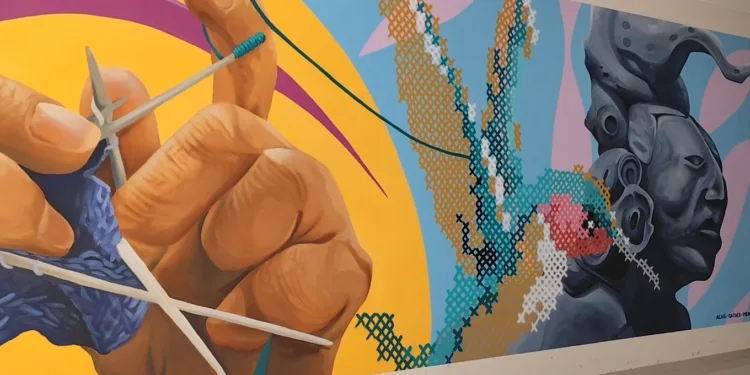 Contrastes en el arte mural de la UIMQROO: entre el caos simbólico y la belleza de lo artesanal