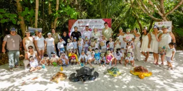 Niñas y niños de Tulum visitan las playas promoviendo la protección de la tortuga marina