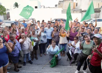 Renán Sánchez Tajonar fortalece el vínculo ciudadano con vecinas y vecinos de la SM 101 en Cancún