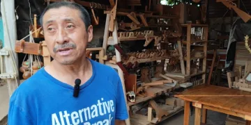 Artesano de Morelos mantiene viva la tradición pese a escasez de madera