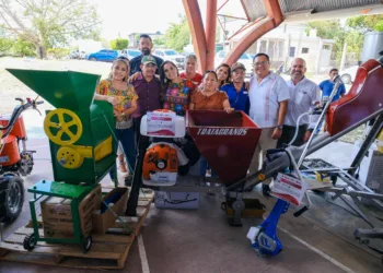 Entrega Mara Lezama maquinaria y silos herméticos a productores de maíz de Felipe Carrillo Puerto, José María Morelos, Bacalar y Othón P. Blanco