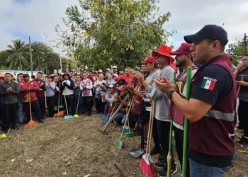 Ayuntamiento de Othón P. Blanco se une en intensa jornada de limpieza en Chetumal