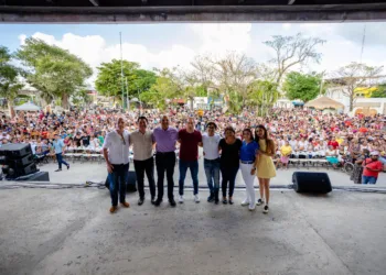 Mamás de Tulum son consentidas en grande en su día