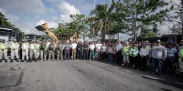 Tres niveles de Gobierno se unen en mega jornada de limpieza preventiva en Chetumal