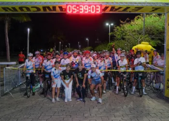 Más de mil ciclistas participan en L’etape Cancún By Tour de France, cuyo banderazo de salida dio Mara Lezama