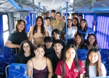 Del abandono a la esperanza, Estefanía Mercado inaugura paradero que transforma la vida estudiantil en Playa del Carmen
