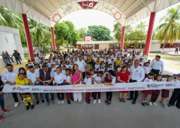 Tras más de 50 años, Mara Lezama salda deuda histórica con la primaria “Santiago Pacheco Cruz”, de Chetumal, al entregar domo escolar