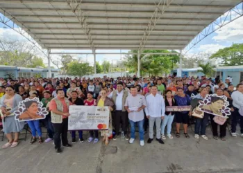 Más de 300 mil estudiantes de Yucatán reciben becas federales