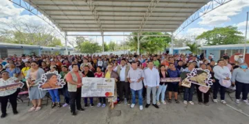 Más de 300 mil estudiantes de Yucatán reciben becas federales