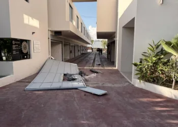 Violenta riña en motel de Tulum termina con un hombre herido y escape hasta Muyil