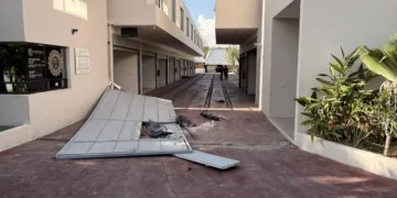 Violenta riña en motel de Tulum termina con un hombre herido y escape hasta Muyil