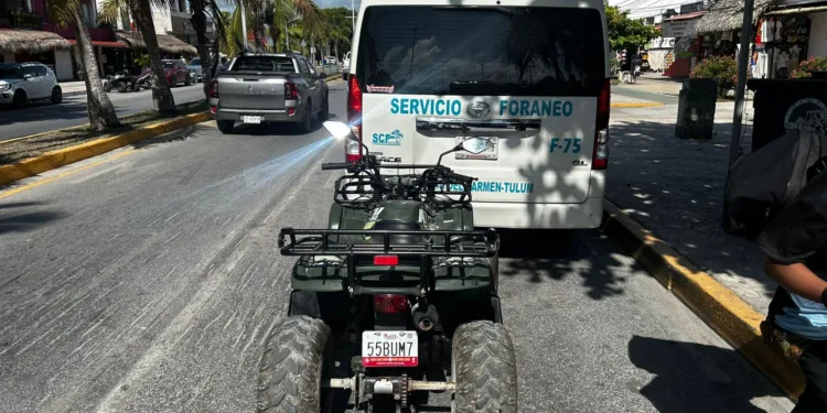 Turistas extranjeras chocan en cuatrimoto contra colectivo del sindicato Lázaro Cárdenas del Río en Tulum