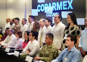 Renán Sánchez Tajonar participa en el Foro de Desarrollo Económico y Social para el Bienestar de la Isla de Cozumel