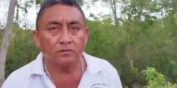 Taxistas de José María Morelos detienen a operador del FUTV Dziuché; denuncia hostigamiento y arbitrariedades