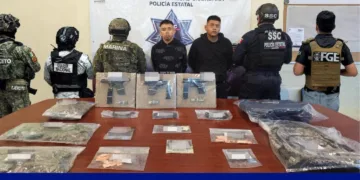 Detienen a dos presuntos generadores de violencia en Tulum con drogas, armas y cartuchos útiles