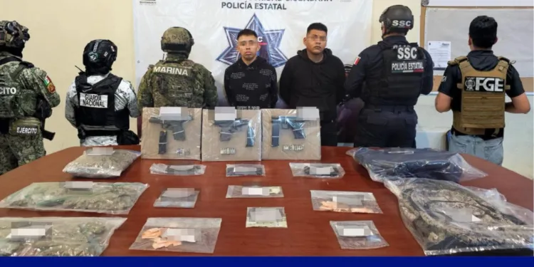 Detienen a dos presuntos generadores de violencia en Tulum con drogas, armas y cartuchos útiles