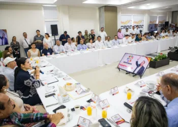 Gobierno de Estefanía Mercado fortalece una alianza histórica con la CROC en beneficio de Playa del Carmen