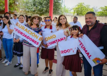 Después de casi 40 años sin protección, la escuela primaria “Forjadores de Quintana Roo” recibió de Mara Lezama domo nuevo
