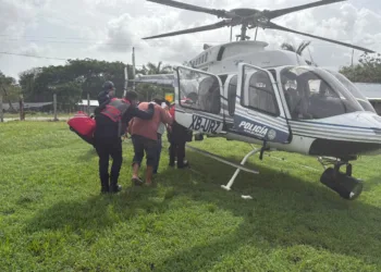 Helicóptero del gobierno de Estefanía Mercado rescata a mujer embarazada en Bacalar y suma su quinto rescate humanitario