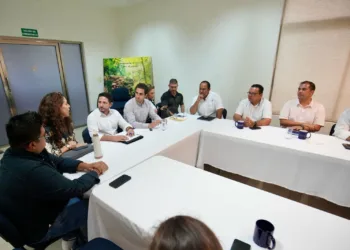 Renán Sánchez Tajonar se reúne con sector hotelero de Cozumel para fortalecer el turismo sostenible
