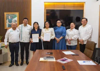 Colaboración entre el Ayuntamiento de Puerto Morelos y el IEQROO para fortalecer la democracia local