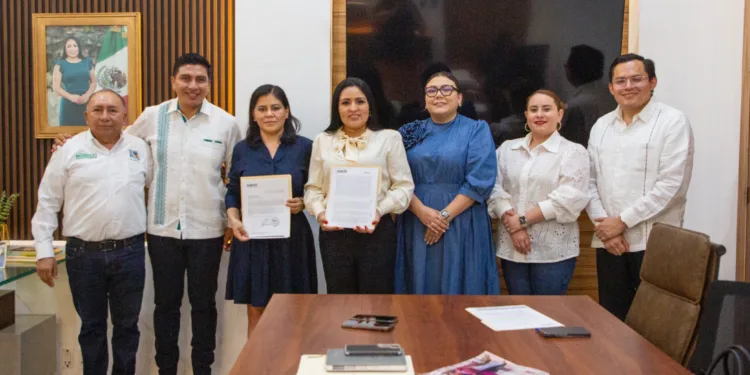 Colaboración entre el Ayuntamiento de Puerto Morelos y el IEQROO para fortalecer la democracia local