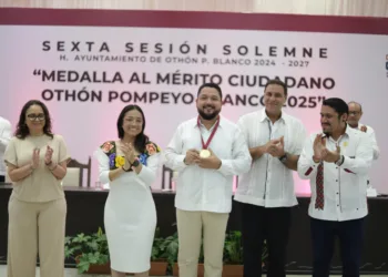 Reconocen a Óscar Moreno Castillo con la Medalla al Mérito Ciudadano «Othón Pompeyo Blanco» 2025