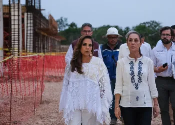 Recorre Claudia Sheinbaum y Mara Lezama nuevo Hospital General de FCP, en el corazón de la Zona Maya