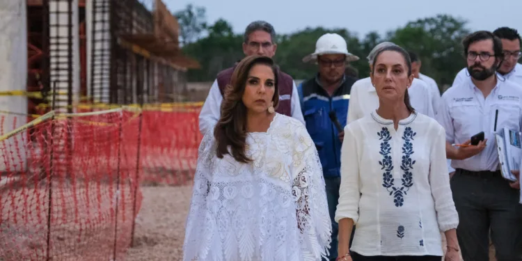 Recorre Claudia Sheinbaum y Mara Lezama nuevo Hospital General de FCP, en el corazón de la Zona Maya