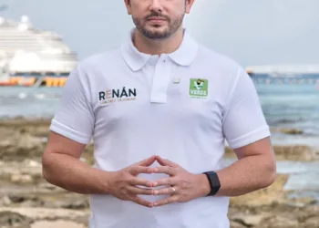 Renán Sánchez Tajonar se pronuncia contra el cuarto muelle de Cozumel: “Es una decisión que no escucha a la gente ni respeta el medio ambiente”