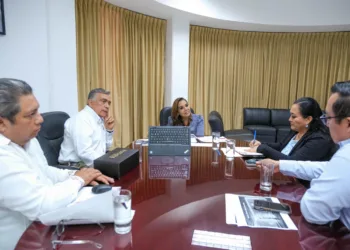 Anuncian Mara Lezama y Rolando López, director de la DGETI, creación y construcción del CBTIS 301 en Cancún