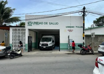 Restringen atención médica en el Centro de Salud de Tulum; familias con varios hijos, las más afectadas