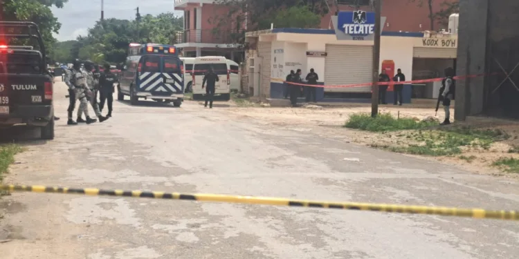 Ejecutan a hombre dentro de tienda SIX en Tulum; presumen extorsión como móvil